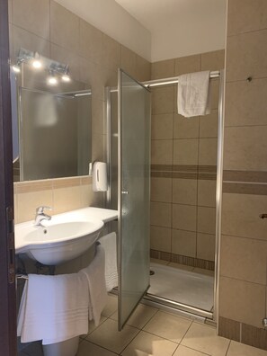 Double or Twin Room | Bathroom | Shower, free toiletries, hair dryer, slippers - Hotel Riverside (San Cesario sul Panaro)