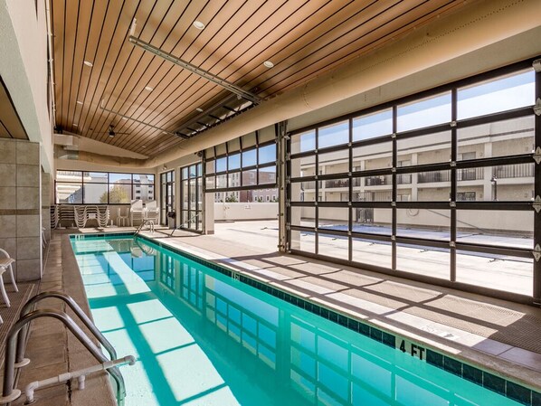 Piscine intérieure