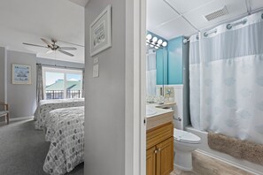 2 habitaciones, tabla de planchar con plancha y internet 