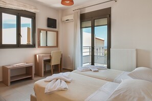 3 chambres, fer et planche à repasser, lit de bébé portatif, Wi-Fi