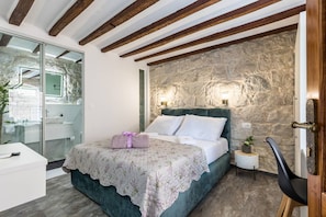 Room - Bonbon Luxury Ensuite Room (Split)