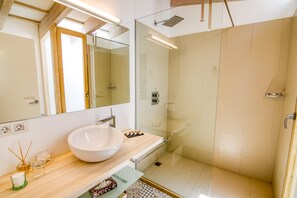 Suite, Terrace (Tramuntana) | Bathroom | Free toiletries, hair dryer, bathrobes, slippers