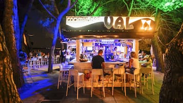 Bar (en la propiedad)