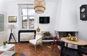 City Apartment | Private kitchen | Full-size fridge, oven, stovetop, dishwasher - New Guest Suite On Main Promenade Riva (Split)