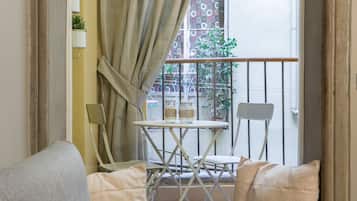 Deluxe Apartment | Balcony