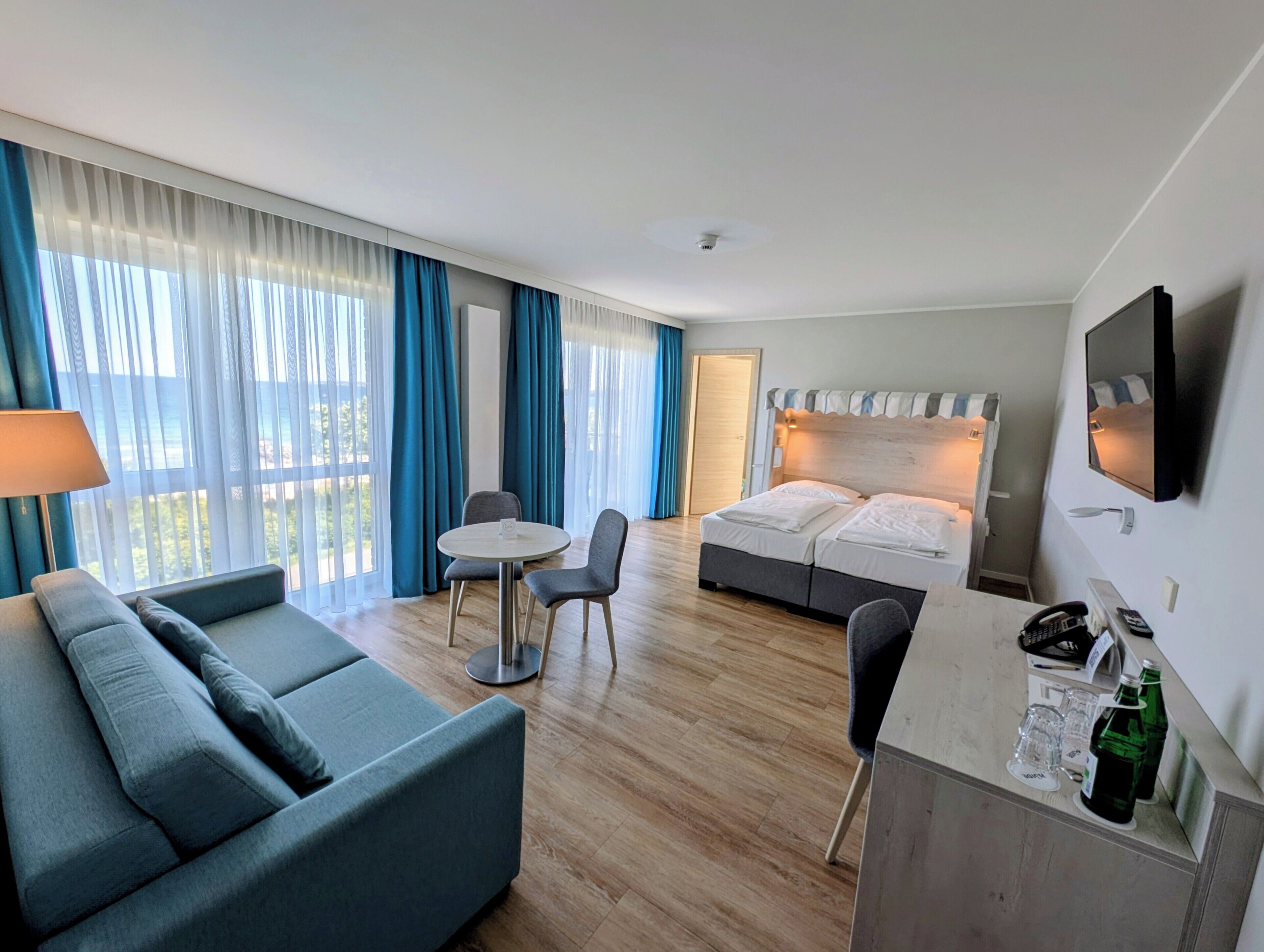 Familienzimmer | Allergikerbettwaren, Minibar, Zimmersafe, Schreibtisch