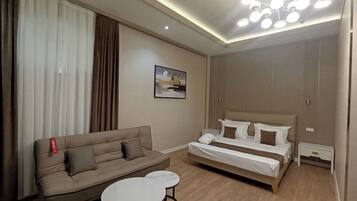 Luxury Double Room | In-room safe, desk, rollaway beds, free WiFi