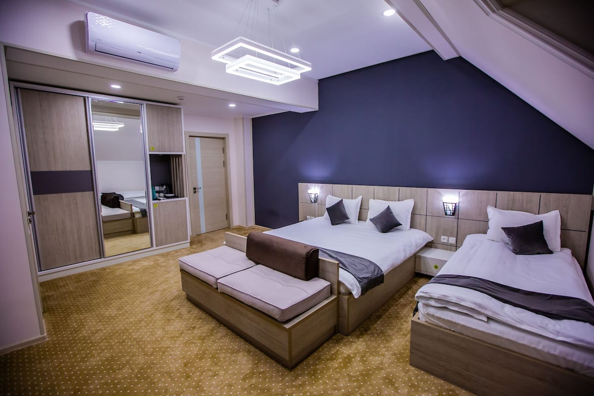 Family Triple Room | Premium bedding, desk, blackout drapes, WiFi (free)