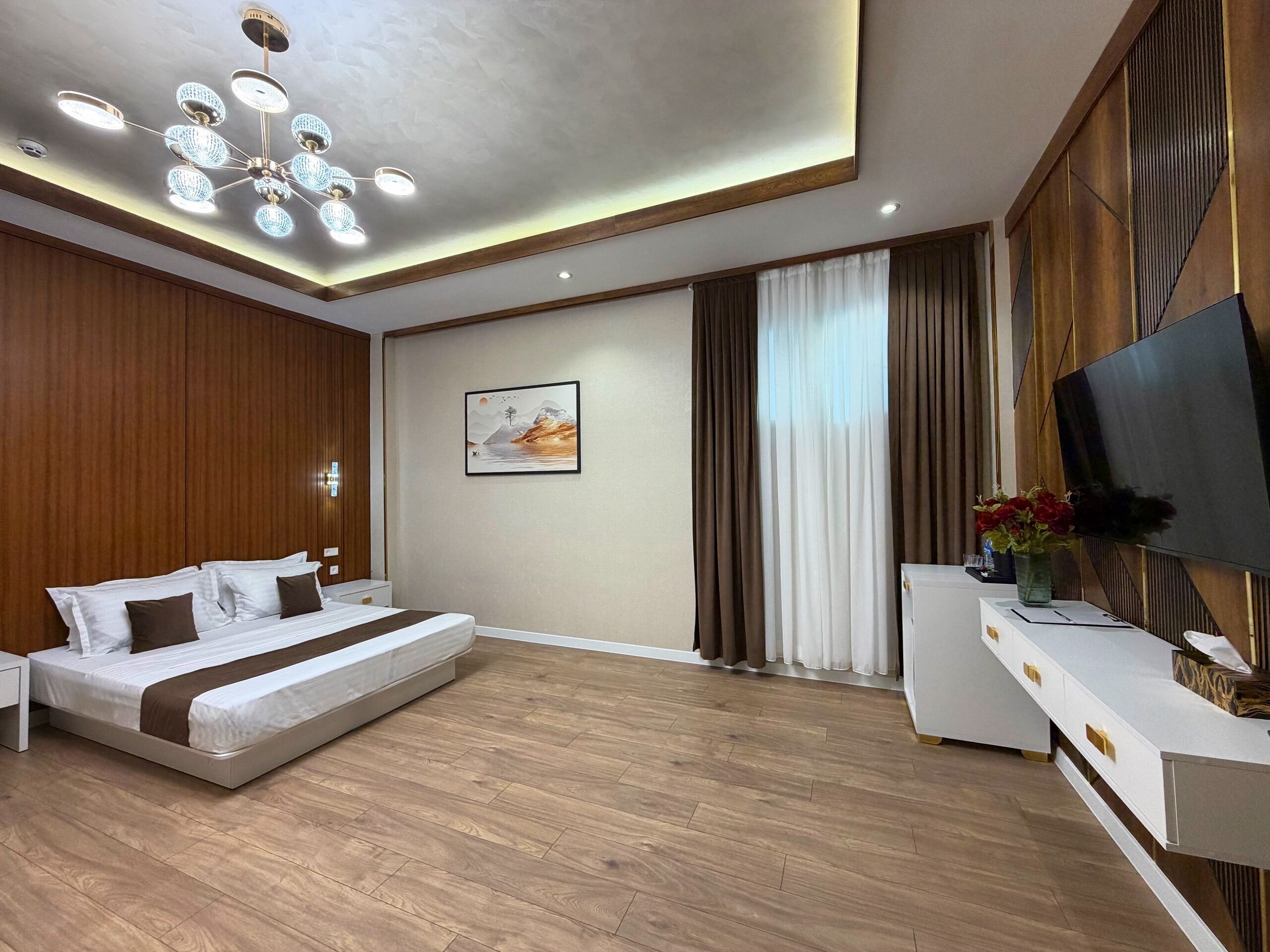 スタンダード ダブルルーム バルコニー | セーフティボックス (室内)、デスク、可動式ベッド、WiFi (無料)