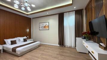 Standard Double Room, Balcony | In-room safe, desk, rollaway beds, free WiFi