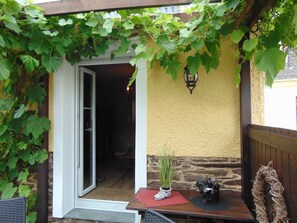 Exterior detail - Moselfrische - Fh with 2 bedrooms, shower / toilet, guest toilet, terrace, max. 4 P (Zell (Mosel))