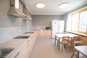 Refrigerador, microondas