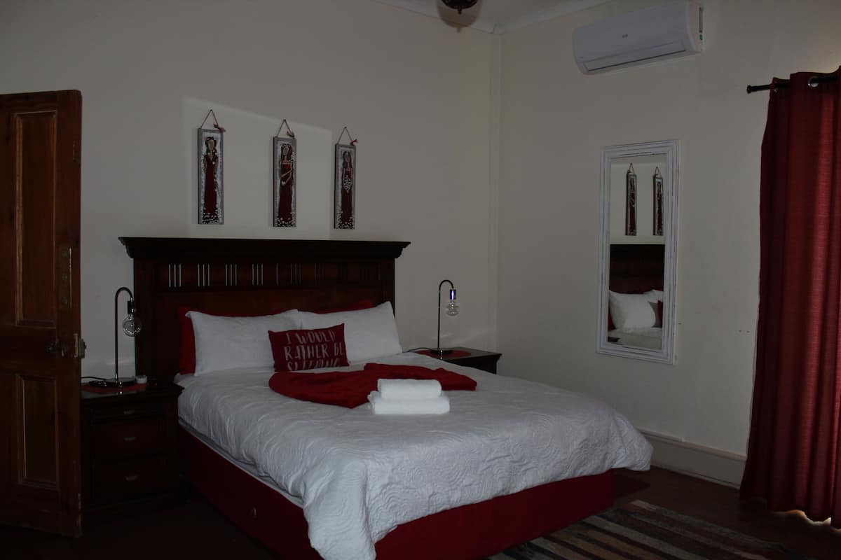 Phòng đôi (Self catering) | Phòng cách âm, bàn ủi/dụng cụ ủi quần áo