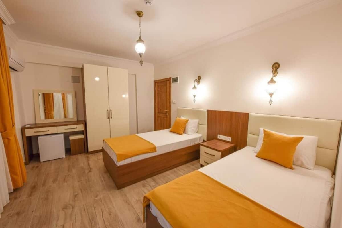 1 bedroom, premium bedding, minibar, in-room safe