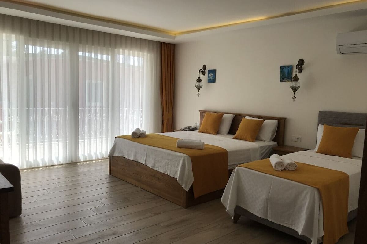1 bedroom, premium bedding, minibar, in-room safe