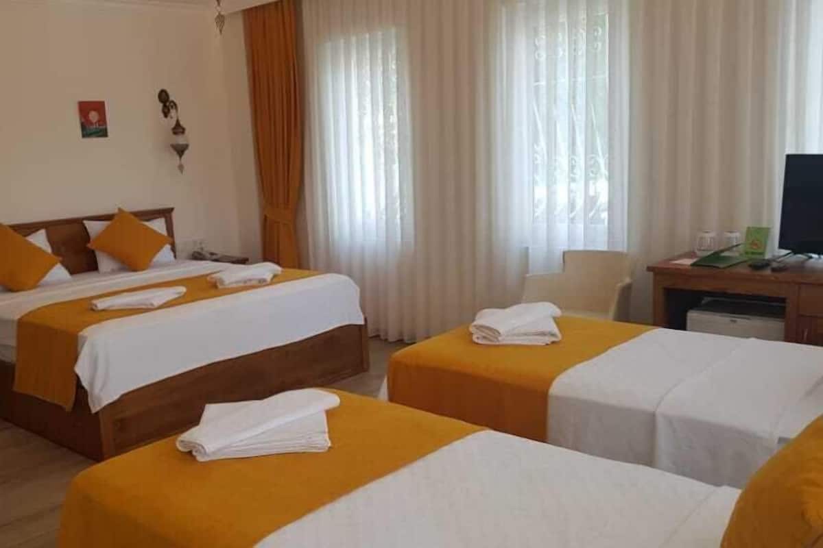 1 bedroom, premium bedding, minibar, in-room safe