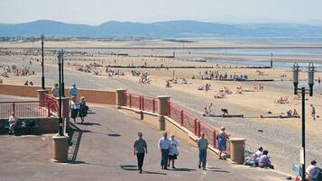 Una spiaggia nelle vicinanze