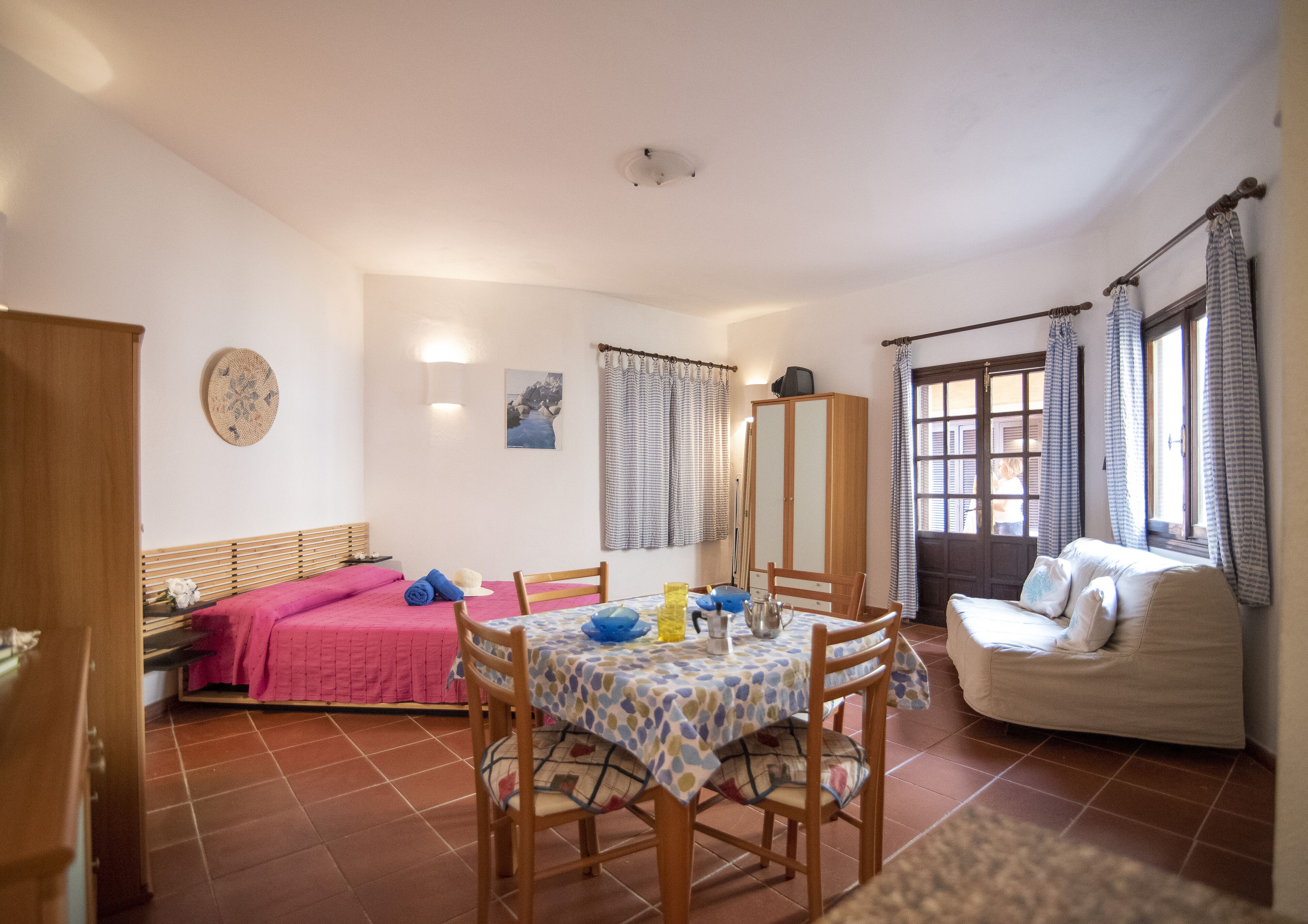 Perusstudio, 1 parisänky, pohjakerroksessa | Oleskelualue | Taulutelevisio