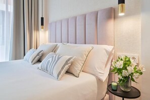 In-room safe, blackout curtains, soundproofing, iron/ironing board - TOC Hostel Málaga (Málaga)