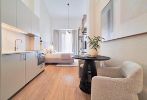 Studio | In-room safe, blackout drapes, soundproofing, iron/ironing board