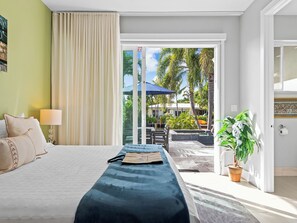 3 Schlafzimmer, Schreibtisch, Bügeleisen/Bügelbrett, Reisekinderbett