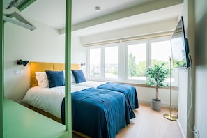 1 bedroom, soundproofing, free WiFi, bed sheets - ShortStayFlat - Marques Suites (Lisbon)