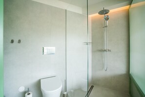 Dusche im Bad