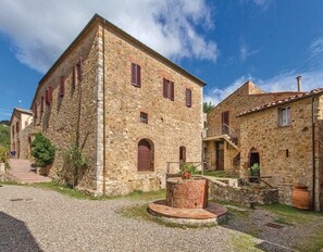 Exterior - Two-room apartment 8 Borgo Fattoria Tenuta il Santo Monticiano Siena (Monticiano Siena)