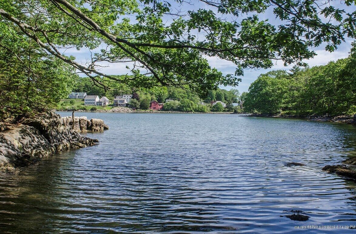 Twin Ponds Waterfront Guest house