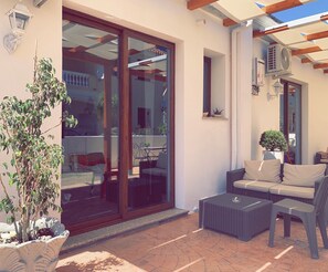 Exterior detail - The residences of the sea 3 (La Caletta)