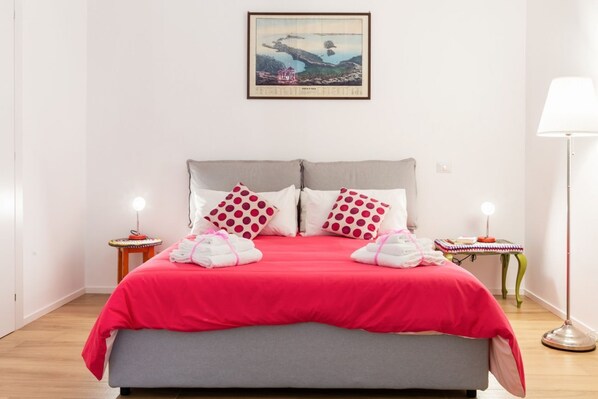 2 bedrooms, iron/ironing board, Internet, bed sheets