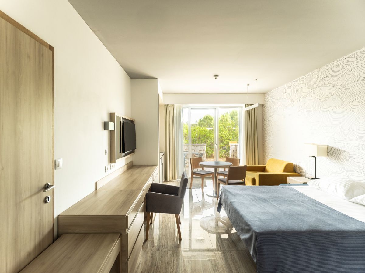 Cofres nos quartos, Wi-Fi, roupa de cama