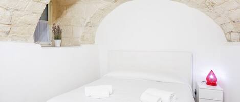 1 bedroom, iron/ironing board, WiFi