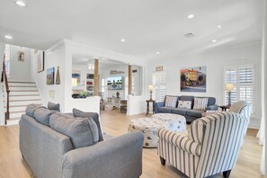 Smart TV, table tennis - 3001 Palm Boulevard by AvantStay | Across From Beach & Ocean Views! (Isle of Palms)