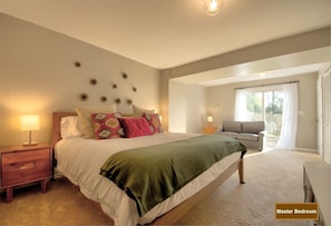3 habitaciones, tabla de planchar con plancha y cuna de viaje