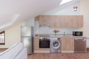 Fridge, microwave, oven, stovetop