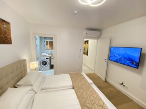 Comfort Apartment, 1 Katil Ratu (Queen) dengan Katil Sofa, Balcony | Peralatan tempat tidur hipoalergenik, peti besi dalam bilik 