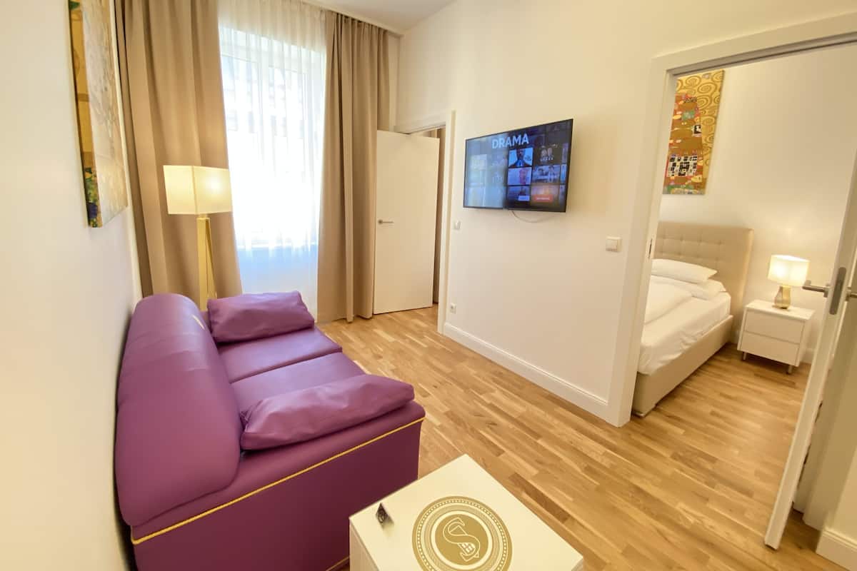 City Apartment, 1 Bedroom, Non Smoking, Kitchen | Living area | 43-inch flat-screen TV with satellite channels, LED TV