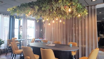 Phục vụ bữa tối