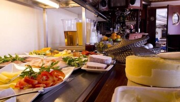 Daily buffet breakfast for a fee