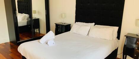 4 Schlafzimmer, Bügeleisen/Bügelbrett, WLAN, Bettwäsche