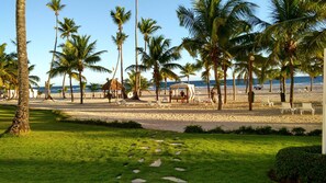 Am Strand, Liegestühle, Strandtücher