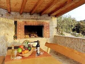 Outdoor dining - Holiday house Tender near Trogir, jacuzzi (Sevid)