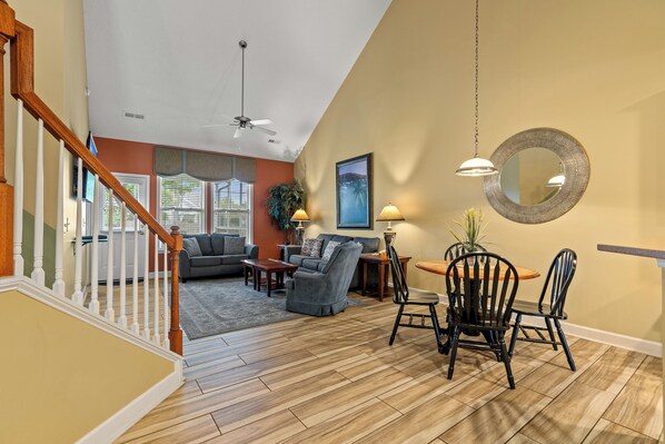 TV - Spacious Townhouse Located at Barefoot Golf Resort + Free Attraction Tickets! (North Myrtle Beach)