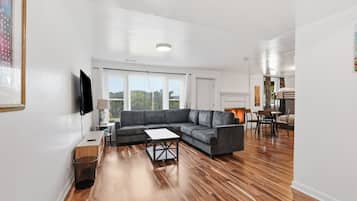 Smart TV, fireplace, Netflix, Hulu