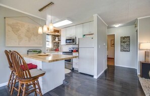 Refrigerador, microondas, horno, placa de cocina