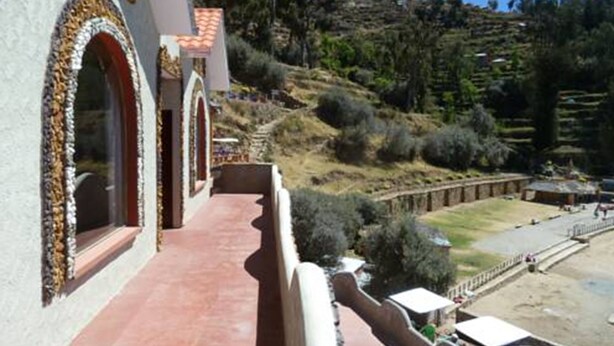 Front of property - Hostal Puerto Yumani (Isla del Sol)