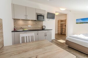 公寓 | 私人廚房 | 爐台、鍋具/餐盤/廚房用品