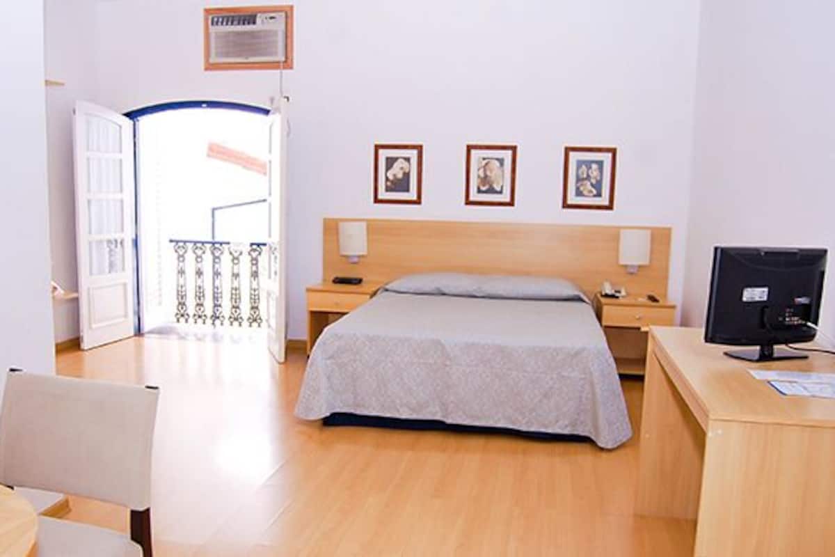 1 habitación, minibar, caja de seguridad en la habitación y escritorio