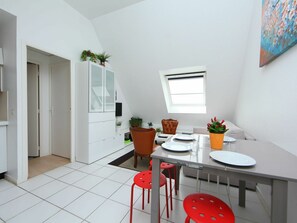 Dining - Nice apartment for 4 guests with WIFI, TV and pets allowed (Cabourg)